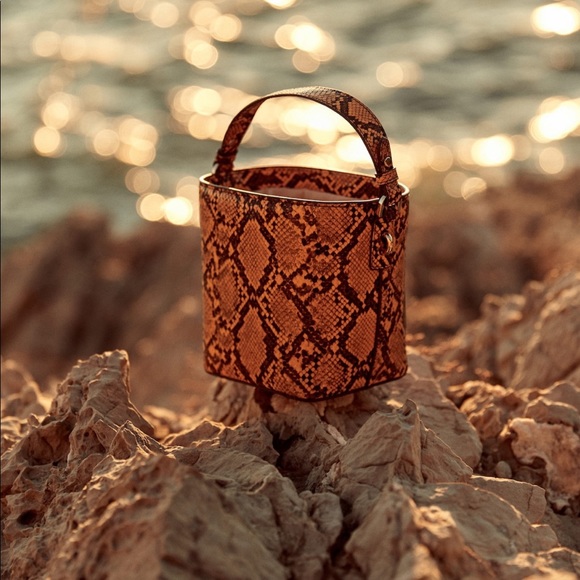 Mango Faux leather bucket bag bloggers fav - Picture 8 of 8